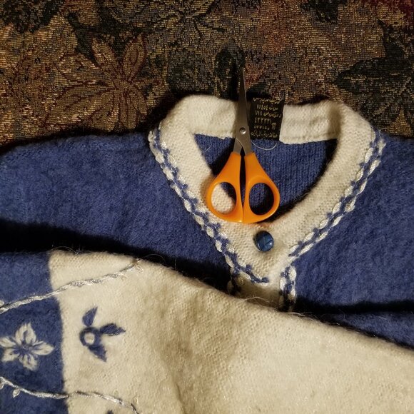 Striking blue & white wool, art jacket/cardigan, embroidery, beads, flowers, M - Picture 4 of 8